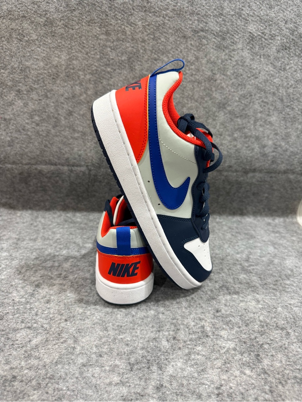 Nike Kids Low-Top Sneakers in Navy, White & Red-Orange